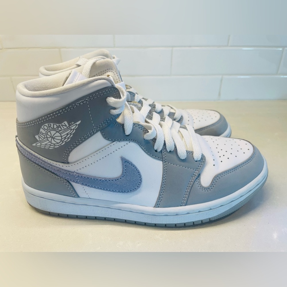 Air Jordan 1 Mid Wolf Grey Aluminum Women